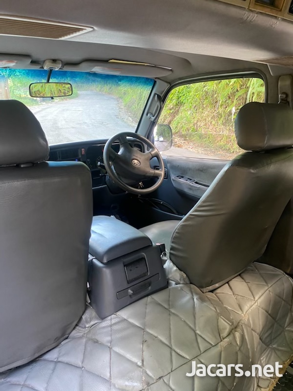 2000 Toyota Hiace-4