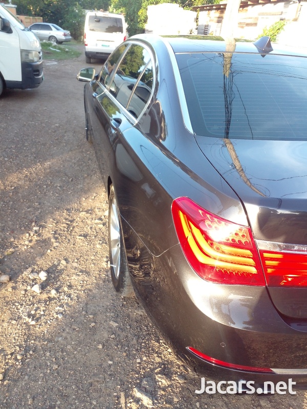 BMW 7-Series 3,0L 2015-7