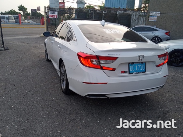 Honda Accord 1,5L 2020-7