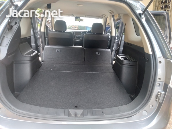Mitsubishi Outlander 2,5L 2013-10