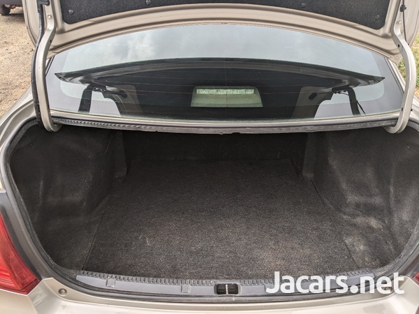 Toyota Axio 1,4L 2016-7