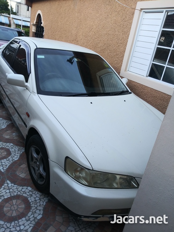 Honda Accord 1,8L 2001-8
