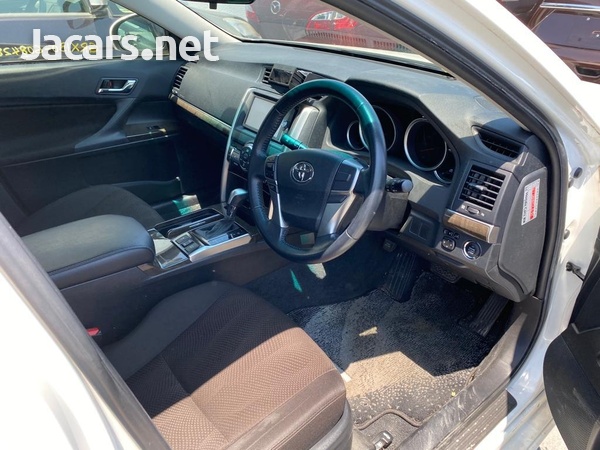 Toyota Mark X 2,5L 2014-10