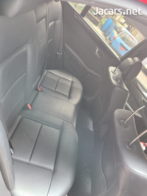 Mercedes-Benz E-Class 2,0L 2010-3