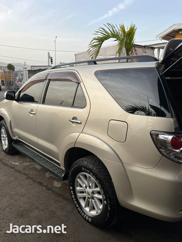 Toyota Fortuner 2,7L 2014-5