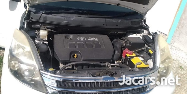 Toyota Isis 1,8L 2011-10