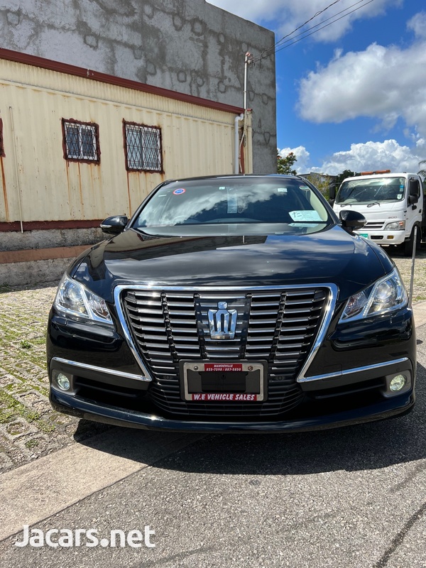 Toyota Crown 2,5L 2015-1