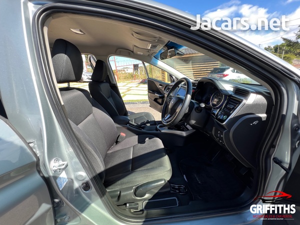 Honda Grace 1,5L 2016-13