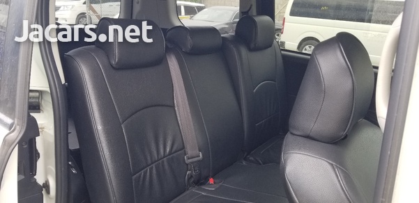 Toyota Voxy 2,0L 2013-4