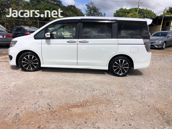 Honda Stepwgn Spada 2,0L 2013-7