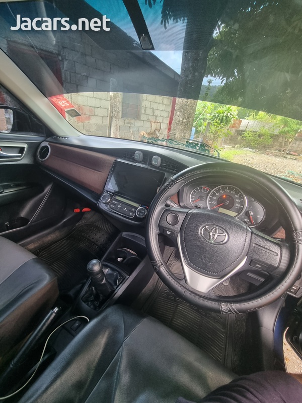 Toyota Axio 1,5L 2015-7