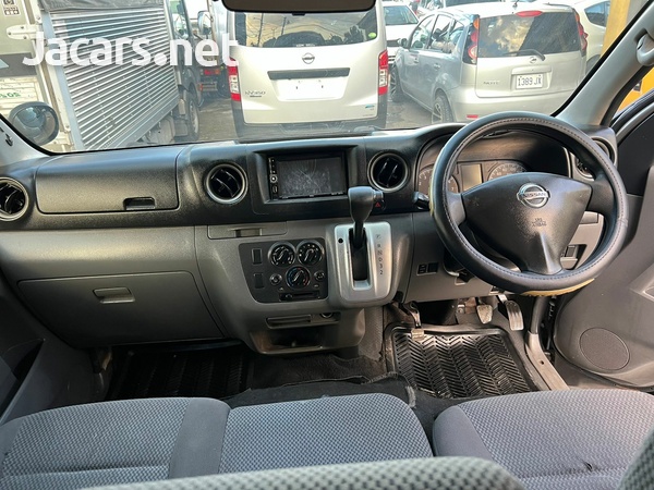 2013 Nissan caravan-5