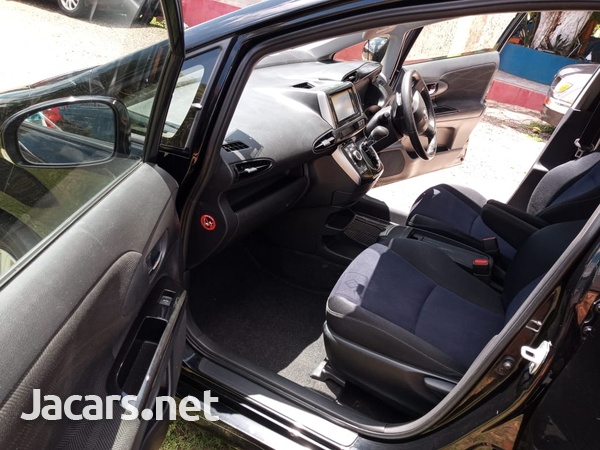 Toyota Wish 1,8L 2011-8