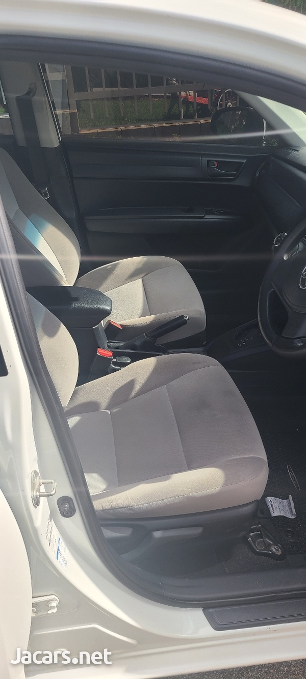 Toyota Axio 1,5L 2015-6