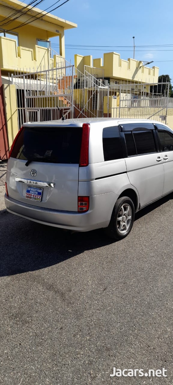 Toyota Isis 1,8L 2006-4