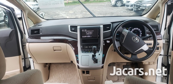 Toyota Vellfire 2013-6