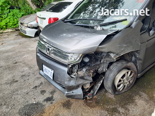 Honda Stepwgn 2,0L 2011-8