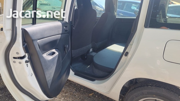 Toyota Probox 1,5L 2020-8