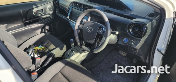 Toyota Aqua 1,5L 2016-7