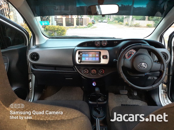 Toyota Vitz 1,0L 2015-14