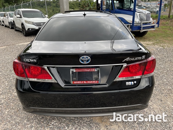 Toyota Crown 2,5L 2014-5