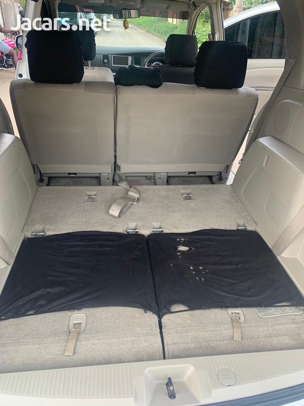 Toyota Isis 1,8L 2010-6