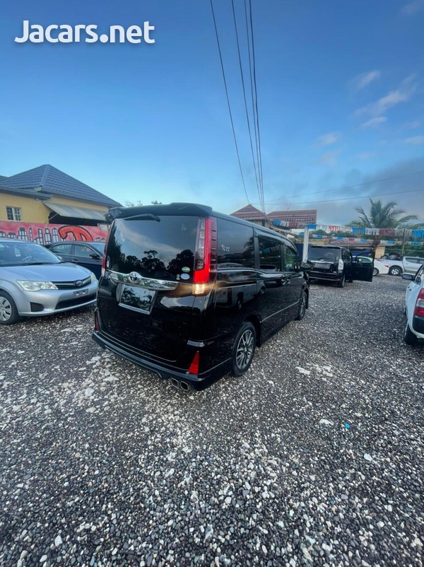Toyota Noah 2,0L 2014-2