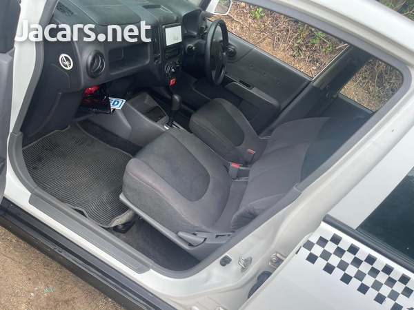 Nissan AD Wagon 1,5L 2013-10