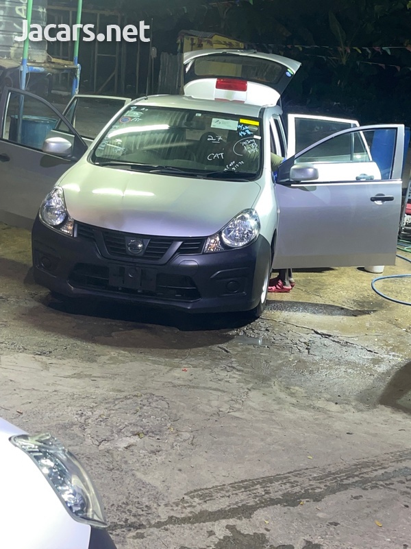 Nissan AD Wagon 1,5L 2017-12