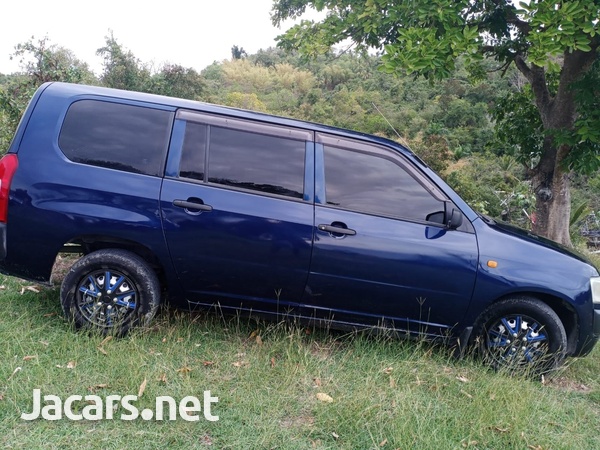 Toyota Probox 1,5L 2013-4