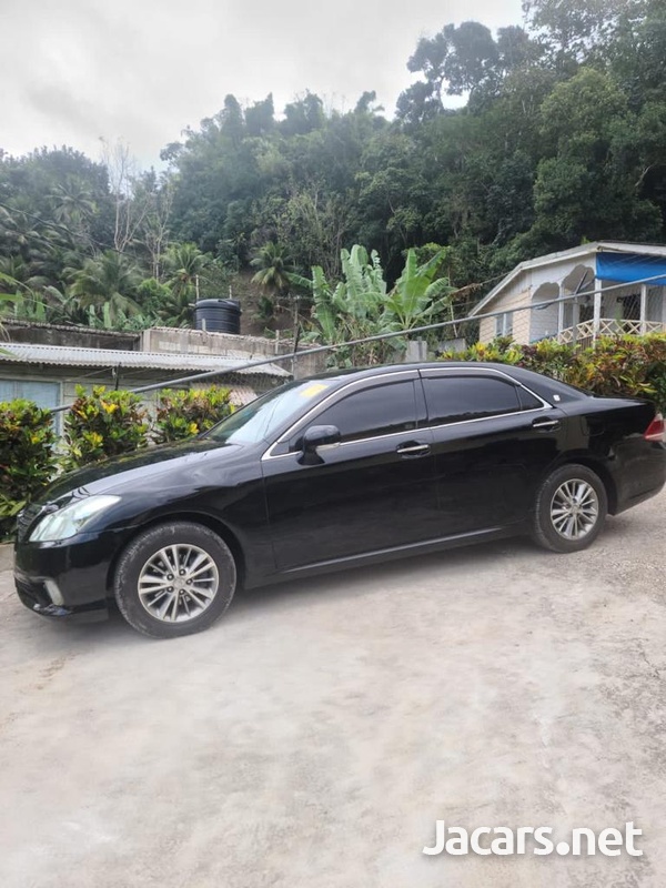 Toyota Crown 2,5L 2012-7