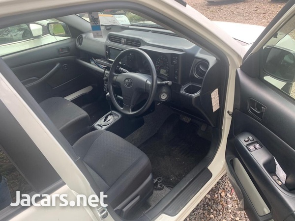 Toyota Axio 1,5L 2015-6