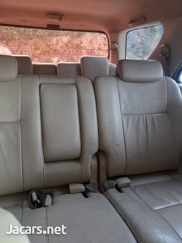 Toyota Fortuner 3,0L 2010-6