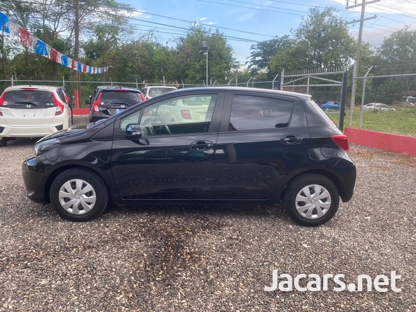 Toyota Vitz 1,3L 2016-8