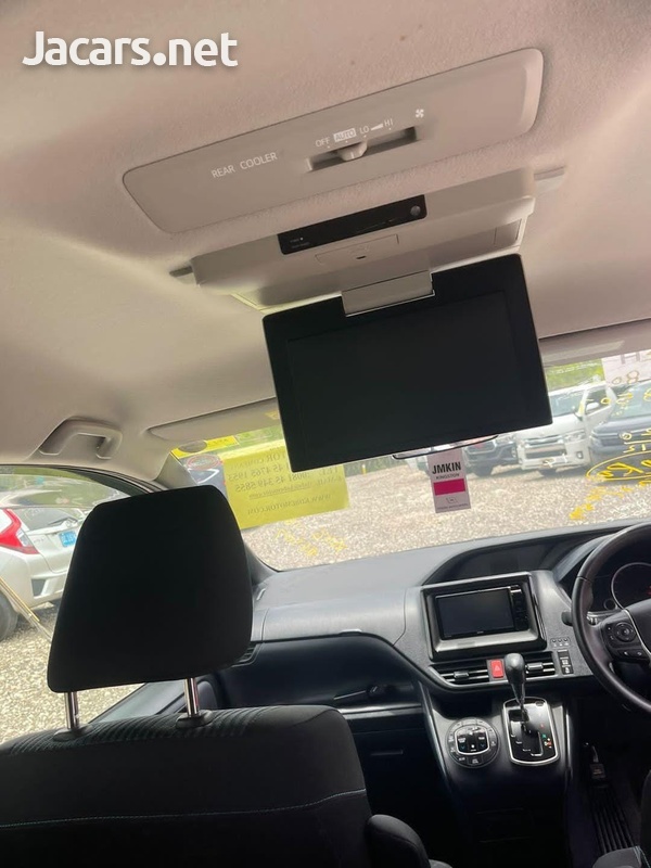 Toyota Voxy 2,0L 2014-4
