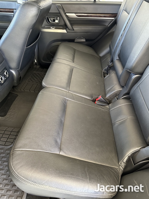 Mitsubishi Pajero 3,0L 2019-6