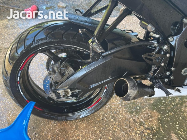 Suzuki GXSR 2014-6