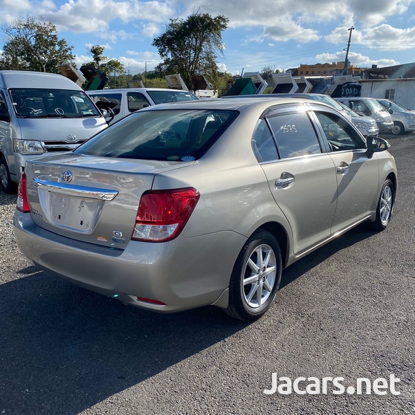 Toyota Axio 1,5L 2013-4
