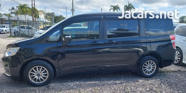 Honda Stepwgn 2,0L 2012-3