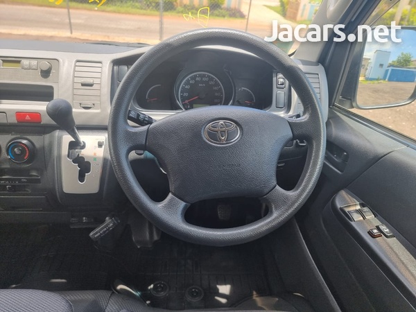 Toyota Hiace 2,0L 2013-10
