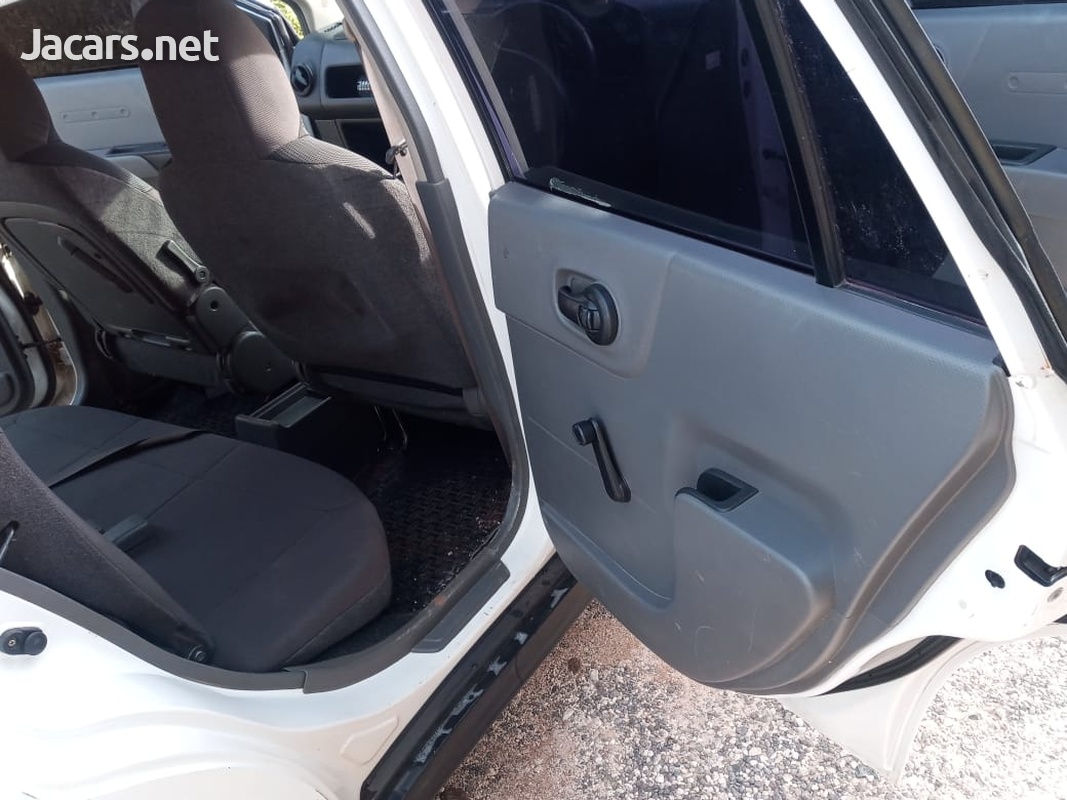 Nissan AD Wagon 1,5L 2014-7