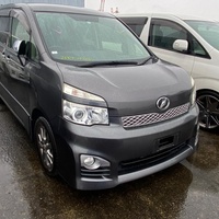Toyota Voxy 2,0L 2013 Toyota Voxy 2,0L 2013