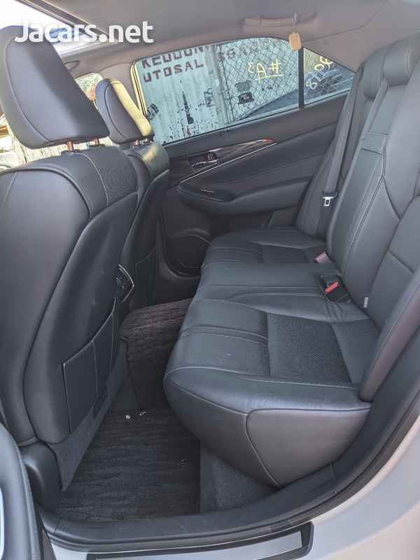 Toyota Crown 2,4L 2014-6
