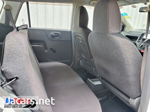 Nissan AD Wagon 1,5L 2015-8