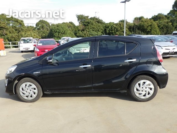 Toyota Aqua 1,5L 2016-7