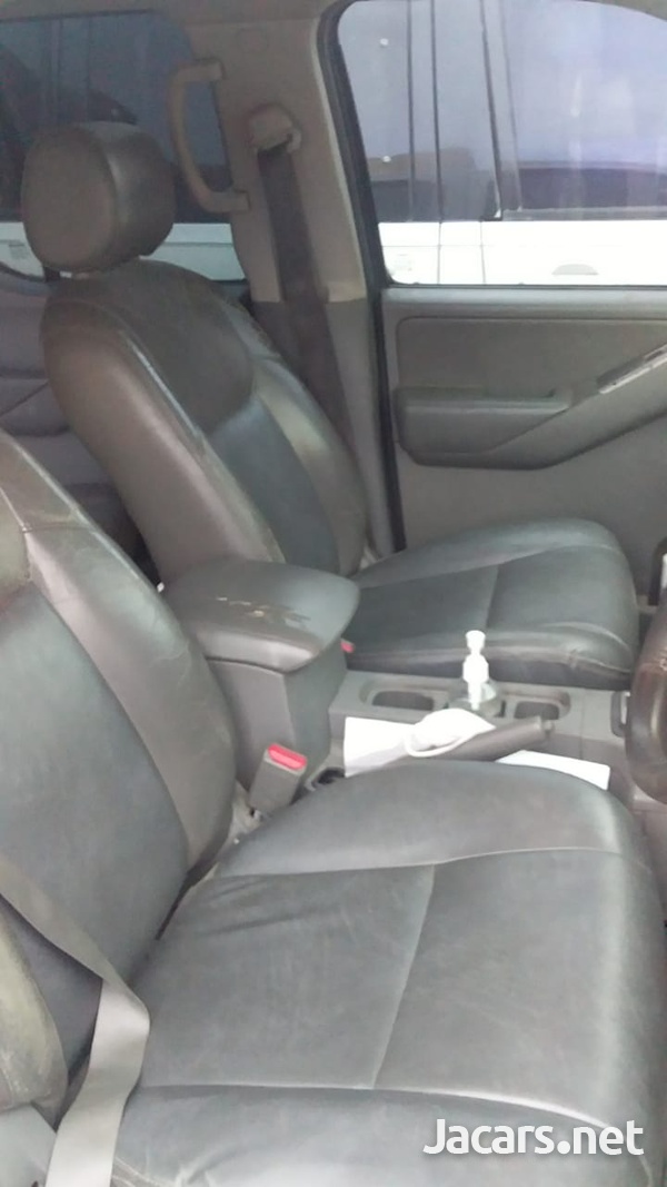 Nissan Navara 3,0L 2010-6
