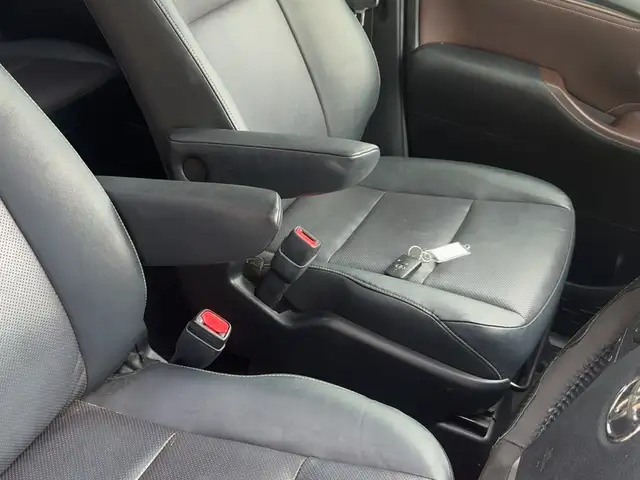 Toyota Esquire 2,0L 2015, Saint James - 10