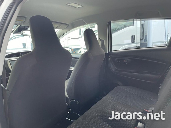 Toyota Vitz 1,0L 2016-6