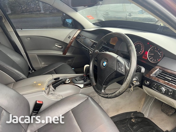 BMW 5-Series 2,3L 2007-7