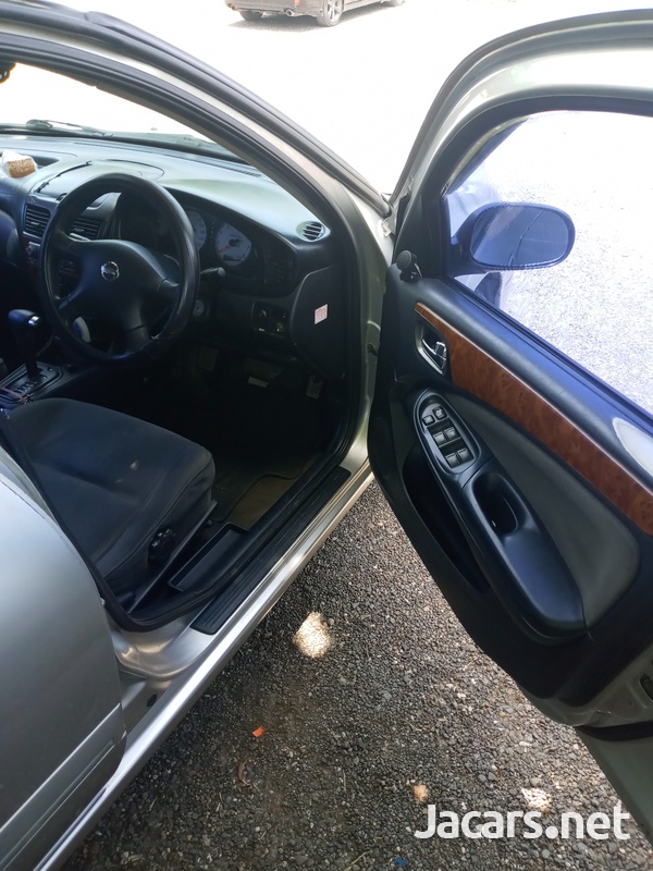 Nissan Almera 1,6L 2006-6
